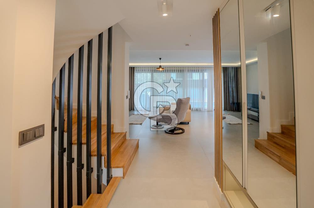 Urla Çeşmealtı Lüx 5+1 Villa