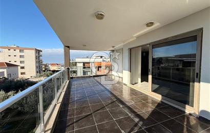 Bornova’da Satılık Altı Dükkan Üstü Daire Olan İki Katlı Bina