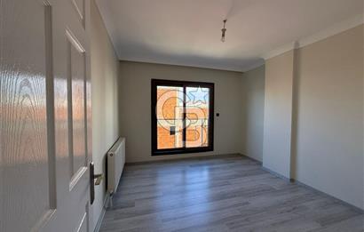 Bornova’da Satılık Altı Dükkan Üstü Daire Olan İki Katlı Bina