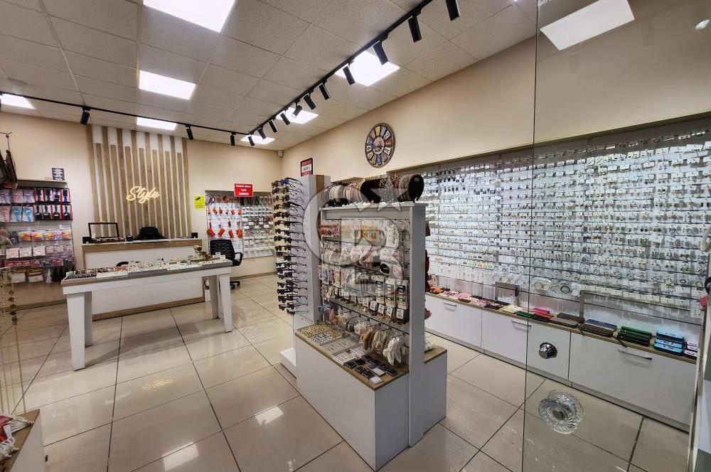 BEŞEVLER METRO İÇİNDE DEVREN KİRALIK DÜKKÂN – 40 m²