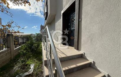 Bornova’da Satılık Altı Dükkan Üstü Daire Olan İki Katlı Bina