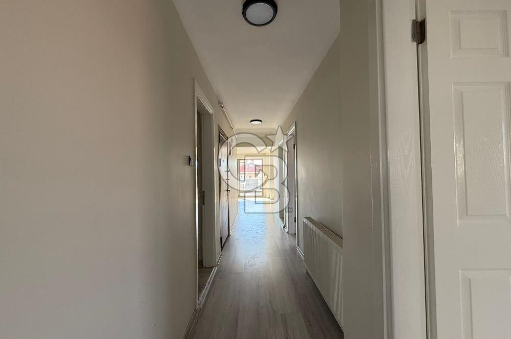 Bornova’da Satılık Altı Dükkan Üstü Daire Olan İki Katlı Bina