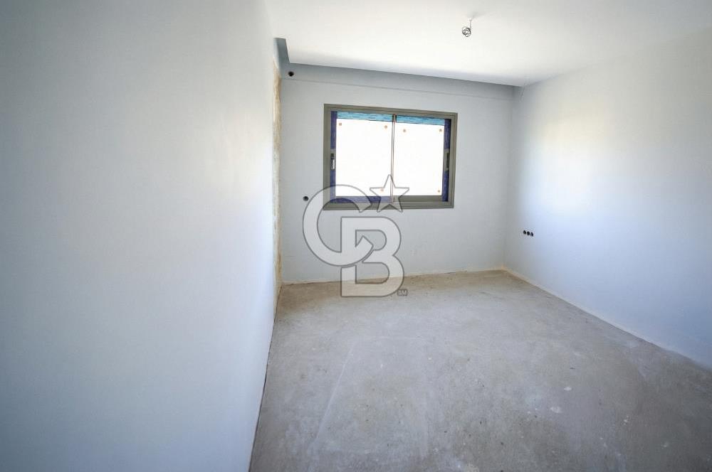 FOÇA KOZBEYLİ'DE 5+1 TRİPLEX LOFT HAVUZLU SATILIK MÜSTAKİL VİLLA