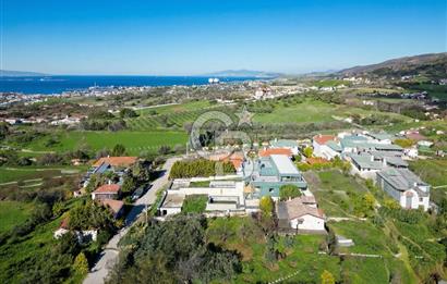 FOÇA KOZBEYLİ'DE 5+1 TRİPLEX LOFT HAVUZLU SATILIK MÜSTAKİL VİLLA