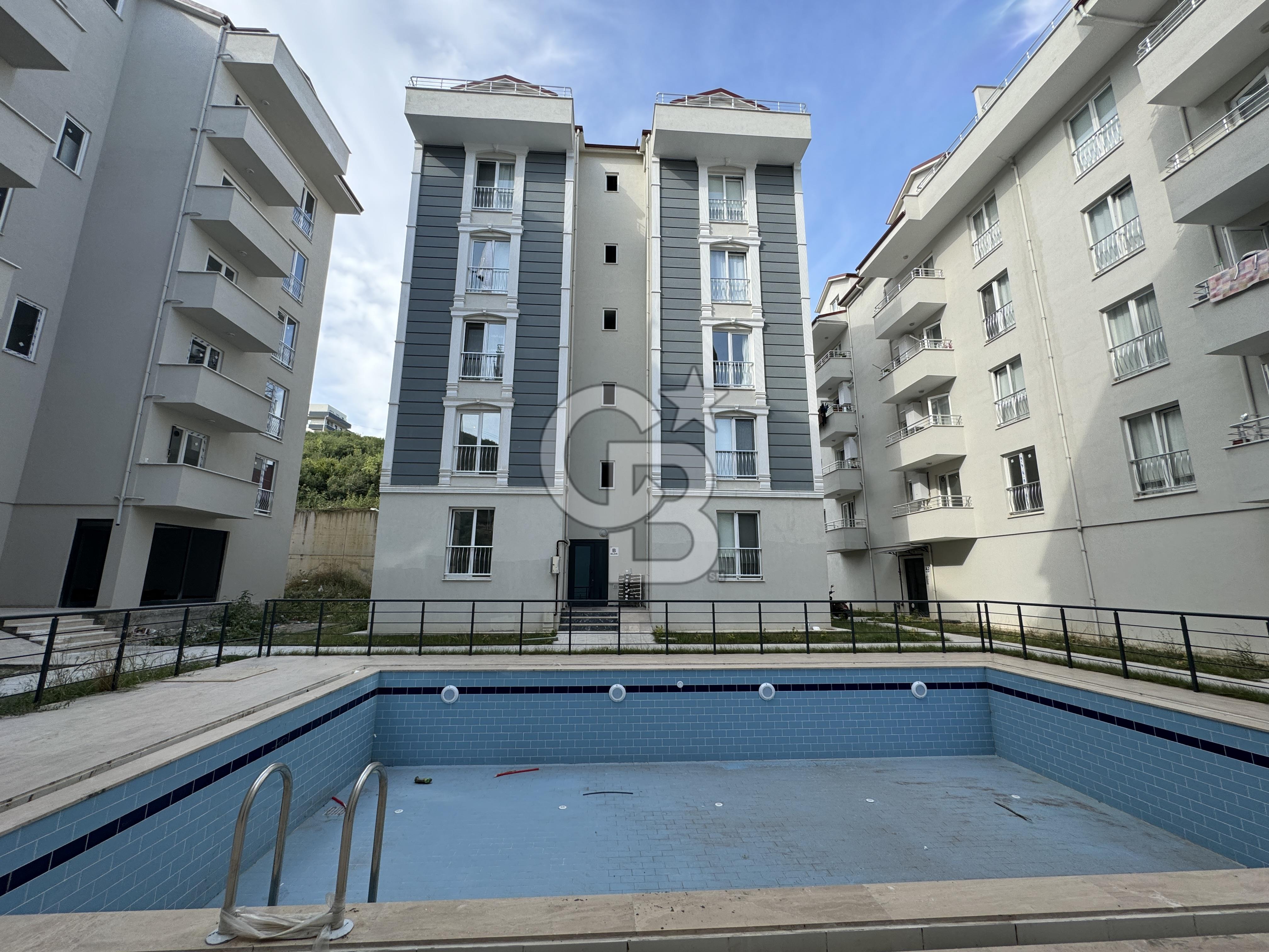 YAHYA KAPTAN'A 5 DK HAVUZLU SİTE İÇİ 3+1 140 M² BAHÇE DUBLEKS