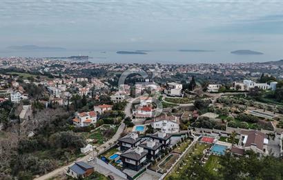 Urla Çeşmealtı Lüx 5+1 Villa