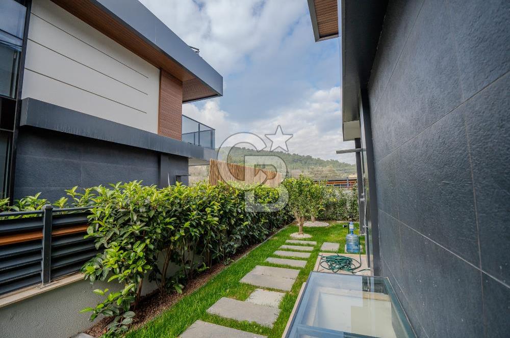 Urla Çeşmealtı Lüx 5+1 Villa