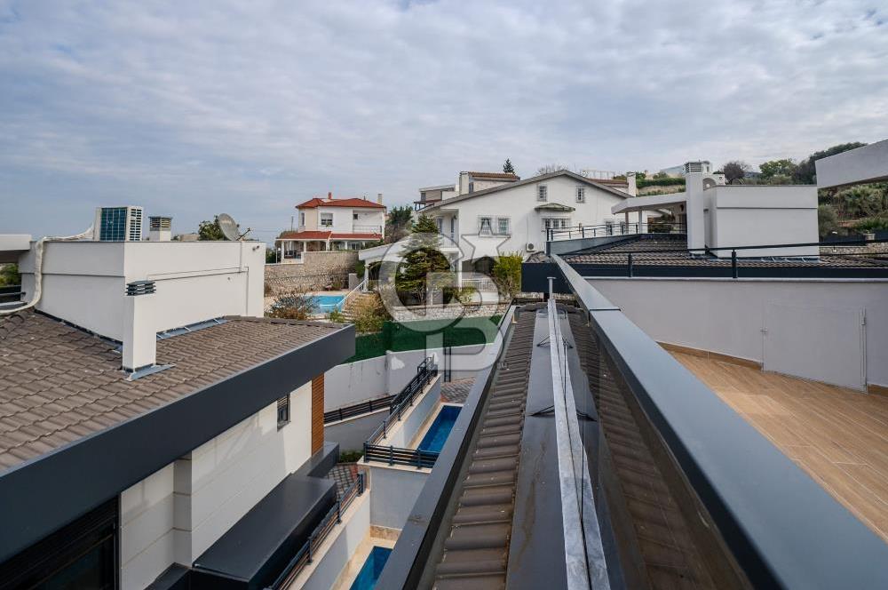 Urla Çeşmealtı Lüx 5+1 Villa