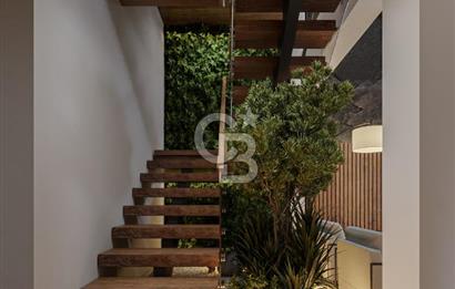 FOÇA KOZBEYLİ'DE 5+1 TRİPLEX LOFT HAVUZLU SATILIK MÜSTAKİL VİLLA