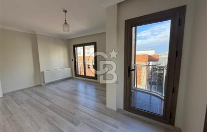 Bornova’da Satılık Altı Dükkan Üstü Daire Olan İki Katlı Bina