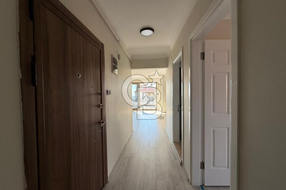 Bornova’da Satılık Altı Dükkan Üstü Daire Olan İki Katlı Bina