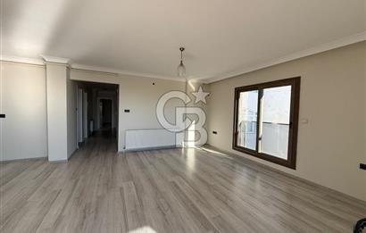 Bornova’da Satılık Altı Dükkan Üstü Daire Olan İki Katlı Bina