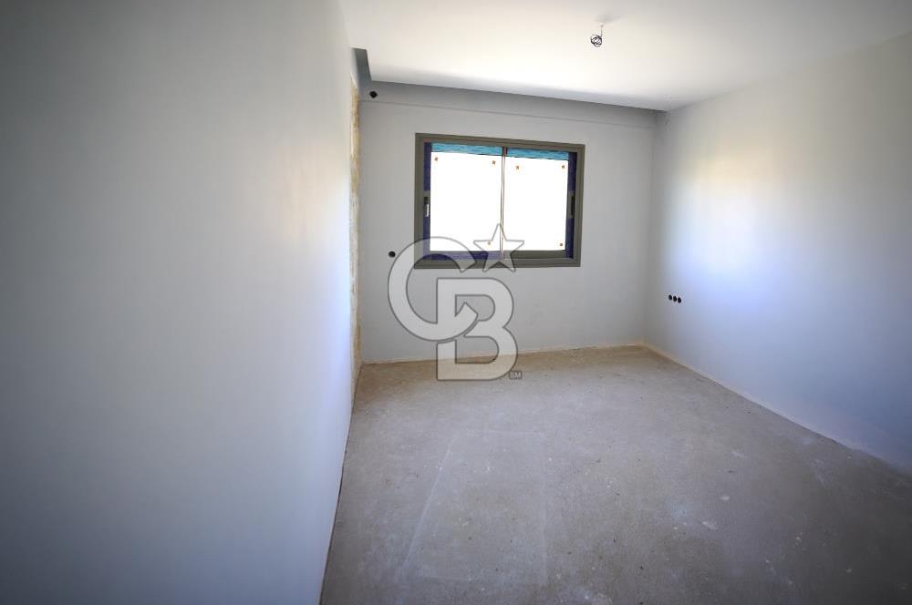 FOÇA KOZBEYLİ'DE 5+1 TRİPLEX LOFT HAVUZLU SATILIK MÜSTAKİL VİLLA