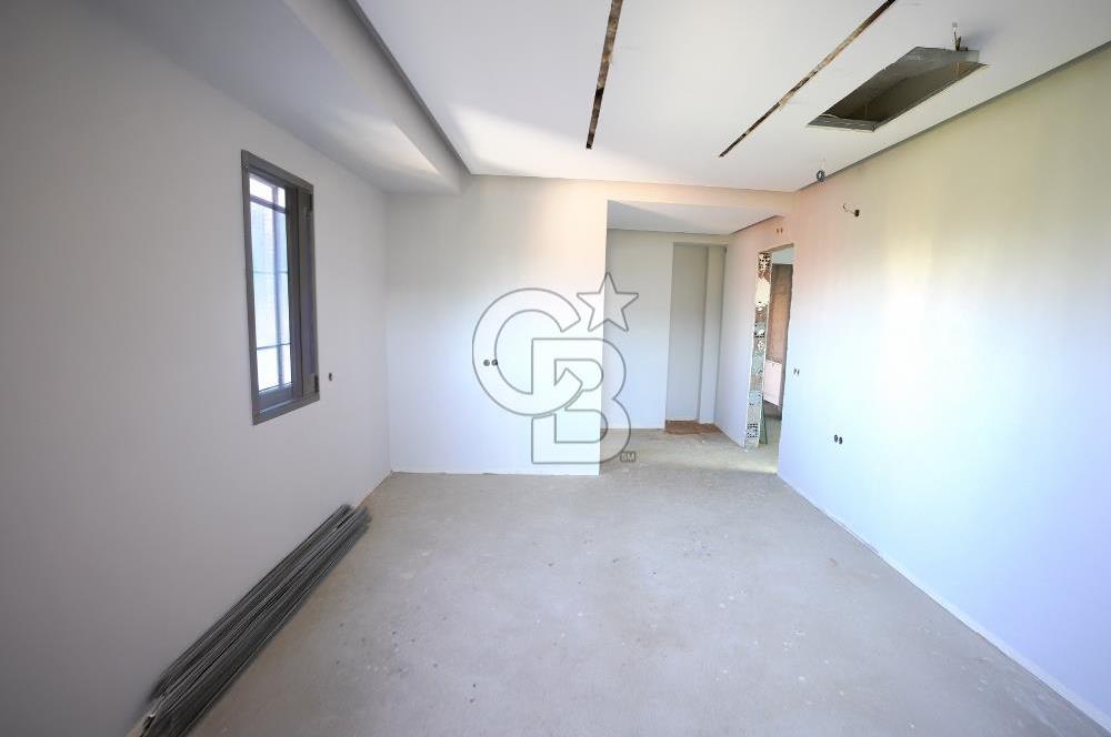 FOÇA KOZBEYLİ'DE 5+1 TRİPLEX LOFT HAVUZLU SATILIK MÜSTAKİL VİLLA