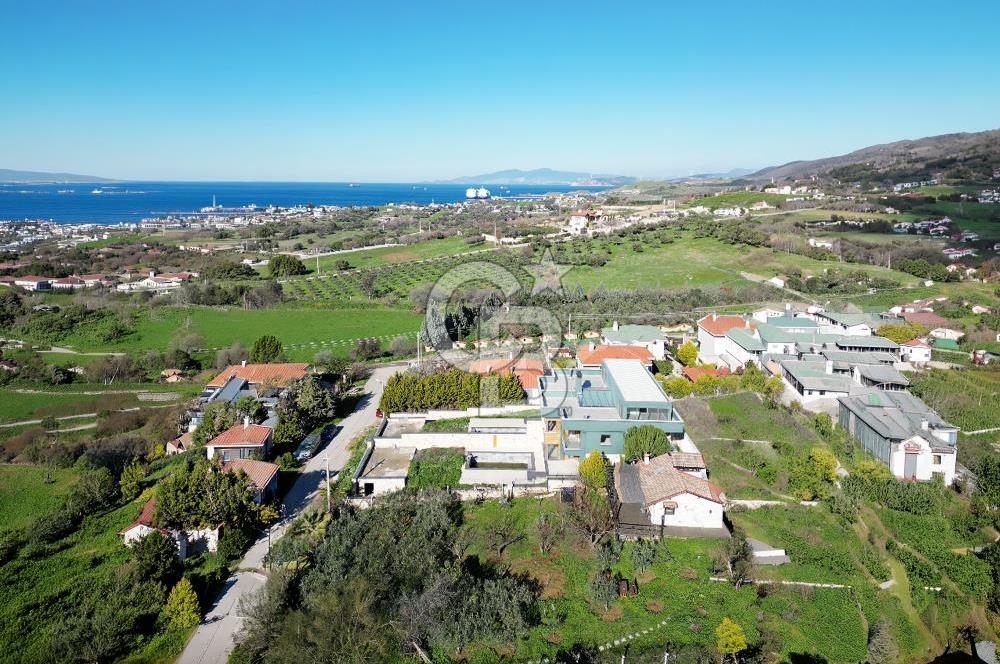 FOÇA KOZBEYLİ'DE 5+1 TRİPLEX LOFT HAVUZLU SATILIK MÜSTAKİL VİLLA