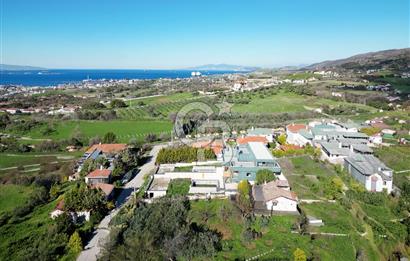 FOÇA KOZBEYLİ'DE 5+1 TRİPLEX LOFT HAVUZLU SATILIK MÜSTAKİL VİLLA