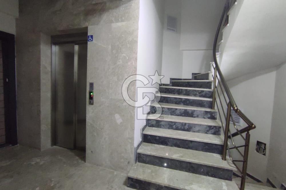 DEMOKRASİ CADDESİ METROYA YAKIN ASANSÖRLÜ 3+1 ÜST DUBLEKS