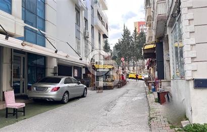 Katip Çelebi Acil yan Sokağı Devren Kiralık Köşe Dükkan
