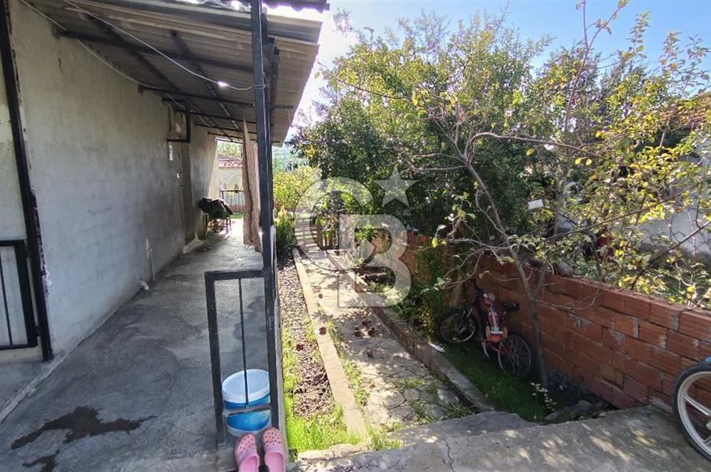 Aliağa Karaköyde Satılık 500 m² Arsa İçinde Tek Katlı Ev