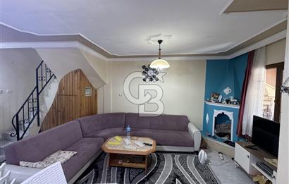 ÇANDARLI'DA MERKEZE YAKIN DENİZ MANZARALI BAHÇELİ SATILIK VİLLA