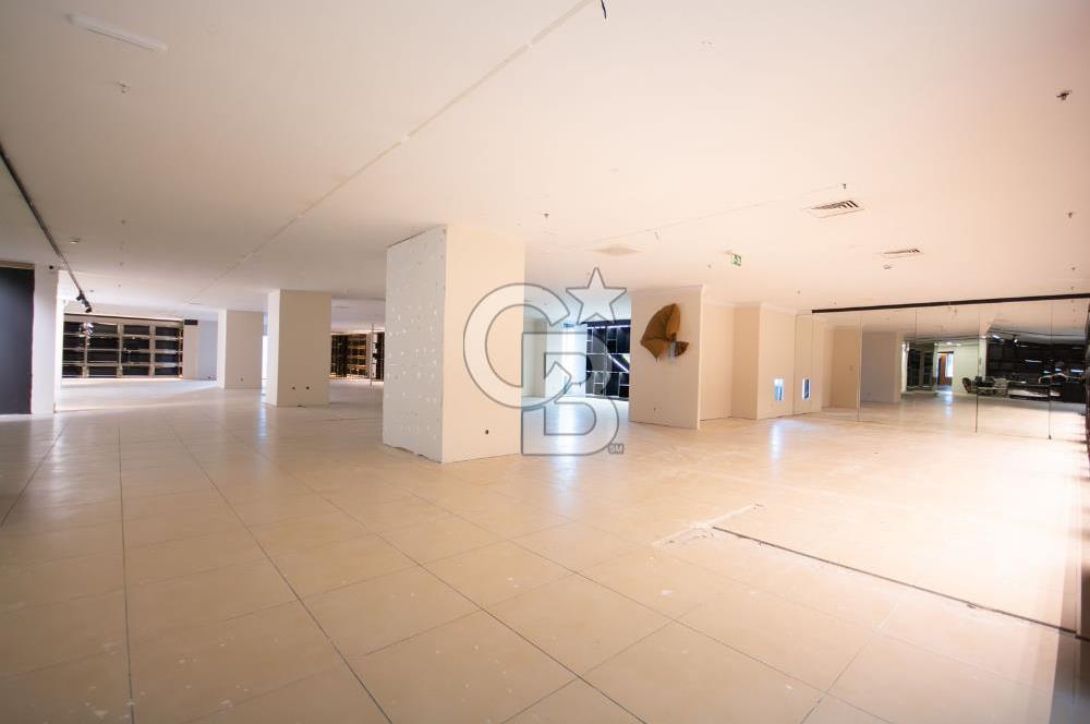 İstoç Öksüzoğlu Plaza'da 820 m² Satılık Plaza Katı