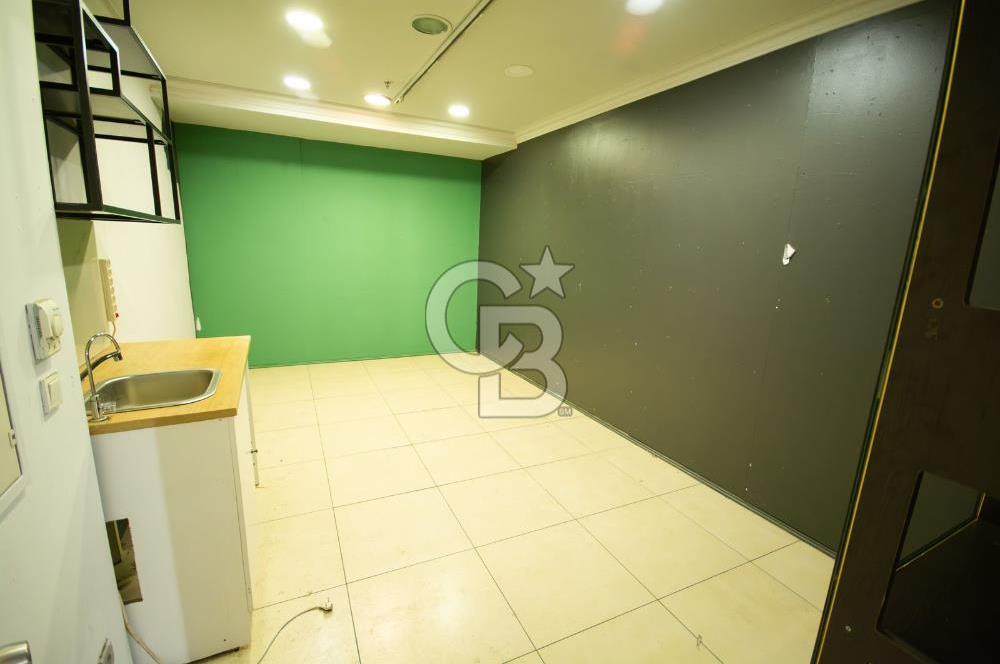 İstoç Öksüzoğlu Plaza'da 820 m² Satılık Plaza Katı