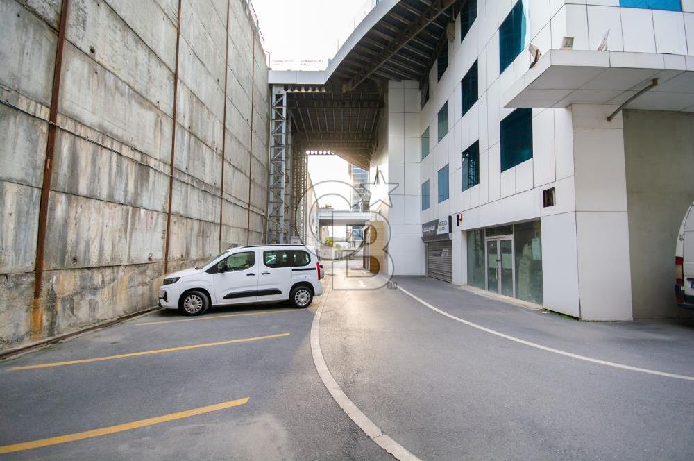 İstoç Öksüzoğlu Plaza'da 820 m² Satılık Plaza Katı