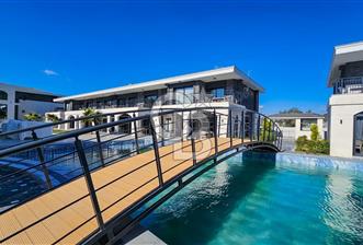 Kuşadası Kuştur Plajı ‘na Yürüme Mesafesinde 1+1 şık eşyalı kiralık daire - 1 - 328566