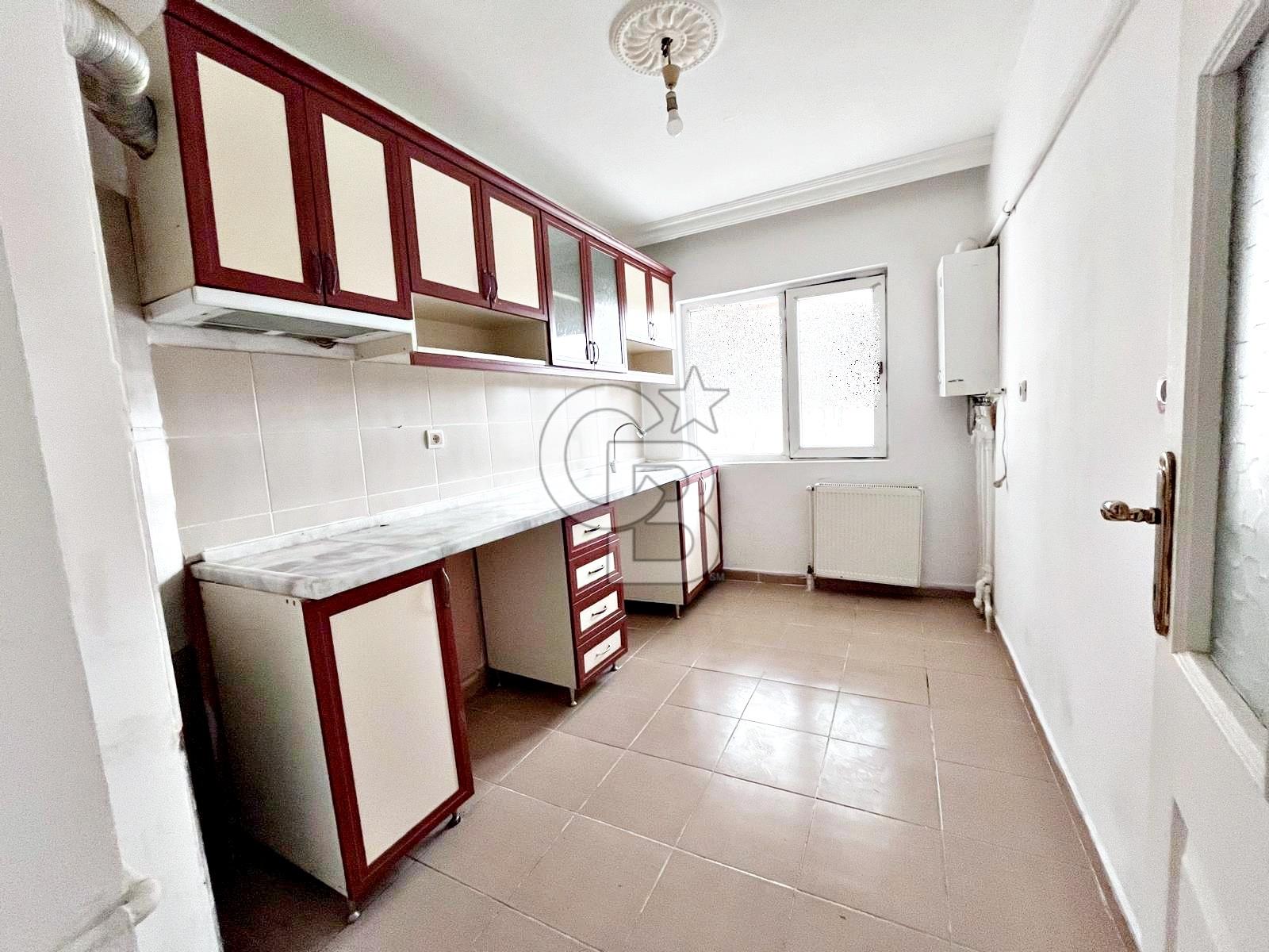 NATOYOLU CADDESİ YAKINI ALTINDA DAİRE OLAN CEPHELERİ AÇIK 3+1