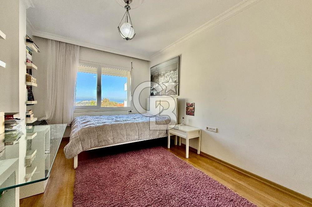 Güzelbahçe Kahramandere Deniz Manzaralı Satılık 4+2 Villa