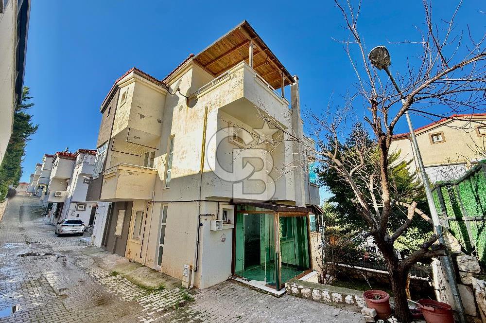 Güzelbahçe Kahramandere Deniz Manzaralı Satılık 4+2 Villa