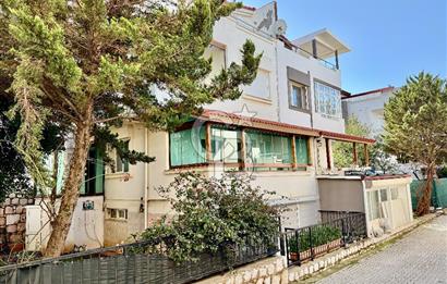 Güzelbahçe Kahramandere Deniz Manzaralı Satılık 4+2 Villa