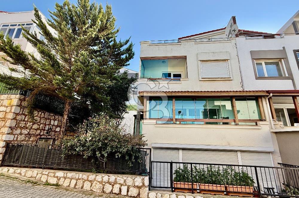 Güzelbahçe Kahramandere Deniz Manzaralı Satılık 4+2 Villa