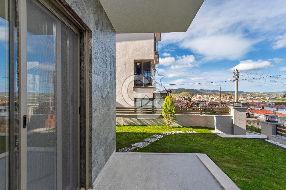 Foça Kazım Dirik Mah. Satılık 2+1 Kapalı Mutfak Bahçeli Dubleks