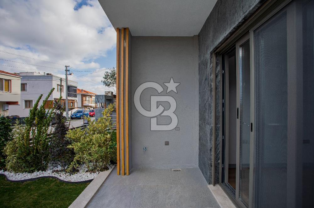 Foça Kazım Dirik Mah. Satılık 2+1 Kapalı Mutfak Bahçeli Dubleks