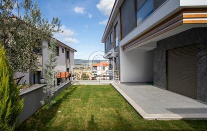 Foça Kazım Dirik Mah. Satılık 2+1 Kapalı Mutfak Bahçeli Dubleks