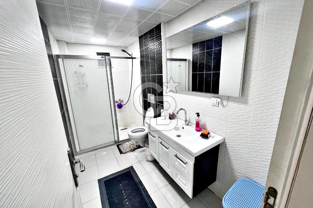 ŞEHİTLER CADDESİ ÜZERİNDE SİTE İÇERİSİNDE CAM TERAS BALKONLU 3+1