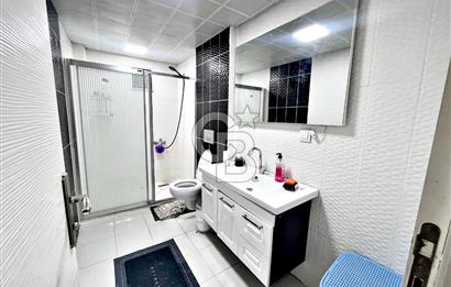 ŞEHİTLER CADDESİ ÜZERİNDE SİTE İÇERİSİNDE CAM TERAS BALKONLU 3+1