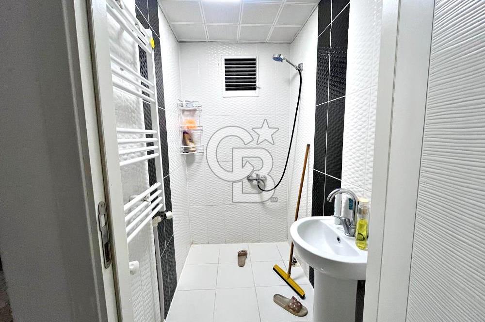 ŞEHİTLER CADDESİ ÜZERİNDE SİTE İÇERİSİNDE CAM TERAS BALKONLU 3+1