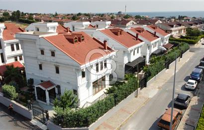 GÜZELCE'DE SATILIK SİTE İÇİ MÜSTAKİL VİLLA