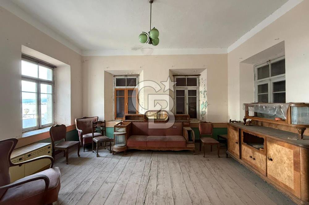 AYVALIK'TA SATILIK DENİZ MANZARALI TAŞ EV VE ARSASI