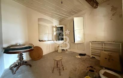 AYVALIK'TA SATILIK DENİZ MANZARALI TAŞ EV VE ARSASI