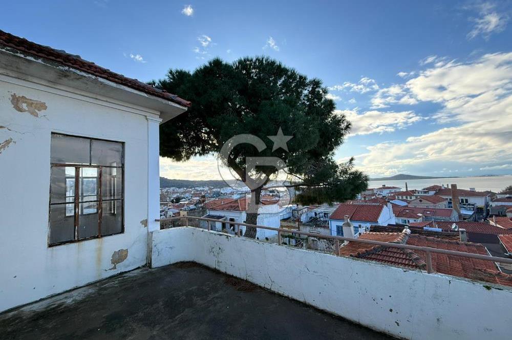 AYVALIK'TA SATILIK DENİZ MANZARALI TAŞ EV VE ARSASI