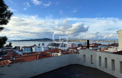 AYVALIK'TA SATILIK DENİZ MANZARALI TAŞ EV VE ARSASI
