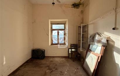 AYVALIK'TA SATILIK DENİZ MANZARALI TAŞ EV VE ARSASI