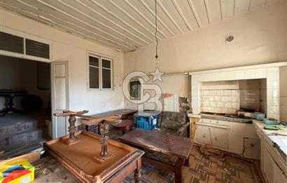 AYVALIK'TA SATILIK DENİZ MANZARALI TAŞ EV VE ARSASI