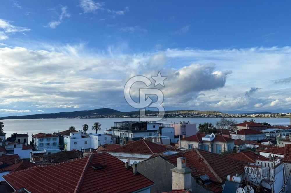 AYVALIK'TA SATILIK DENİZ MANZARALI TAŞ EV VE ARSASI