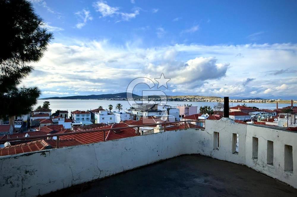 AYVALIK'TA SATILIK DENİZ MANZARALI TAŞ EV VE ARSASI