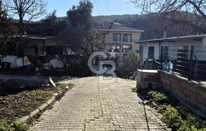 Bornova Çiçekli Köyün Merkezinde Satılık 3+1 Müstakil Bahçeli Ev