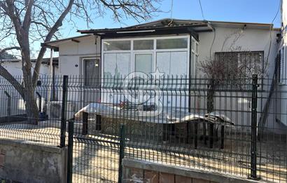 Bornova Çiçekli Köyün Merkezinde Satılık 3+1 Müstakil Bahçeli Ev